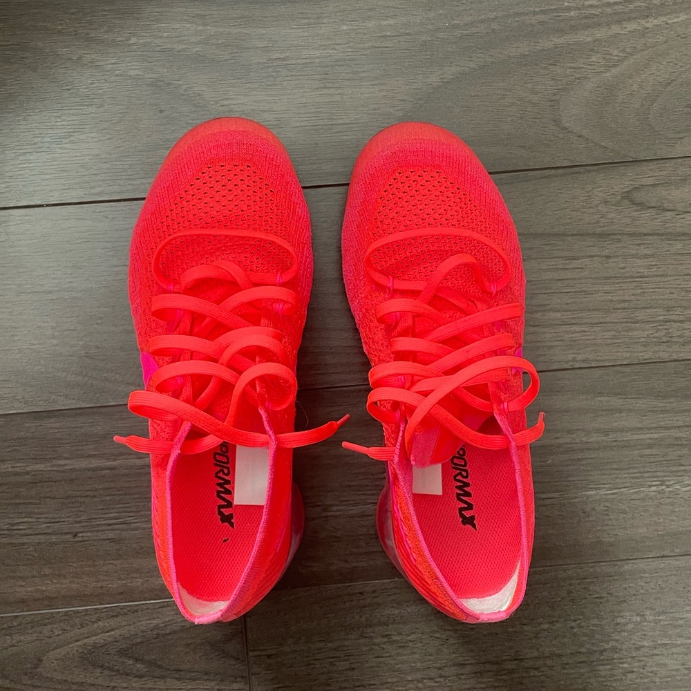 NIKE AIR VAPORMAX “HYPER PUNCH”